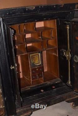 Antique Double Door York Safe & Lock Co Working Combination VTG Floor Bank Vault