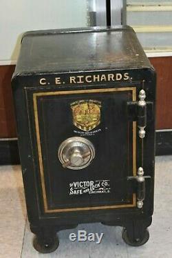 Antique Vintage Victor Safe & lock CE RICHARDS CINCINNATI OH /NO COMBO IRON SAFE