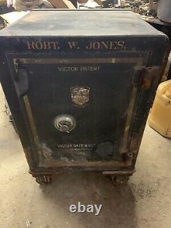 Antique floor safe Victor Safe And Lock Company With Combo Robert W. Jones