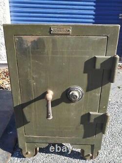Antique victor safe with Yale lock no combo