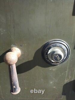 Antique victor safe with Yale lock no combo