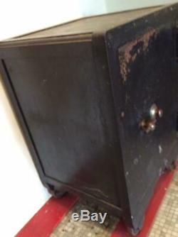HALLS SAFE and LOCK CO-ANTIQUE SAFE 1850 EXCELLENT CONDITION WITH COMBINATION