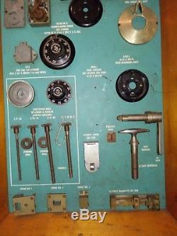 Sargent and Greenleaf Store display Safe Lock bolts latches combinations dials