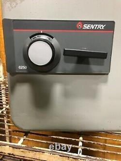 Sentry Combination Lock Safe (Model 6250)